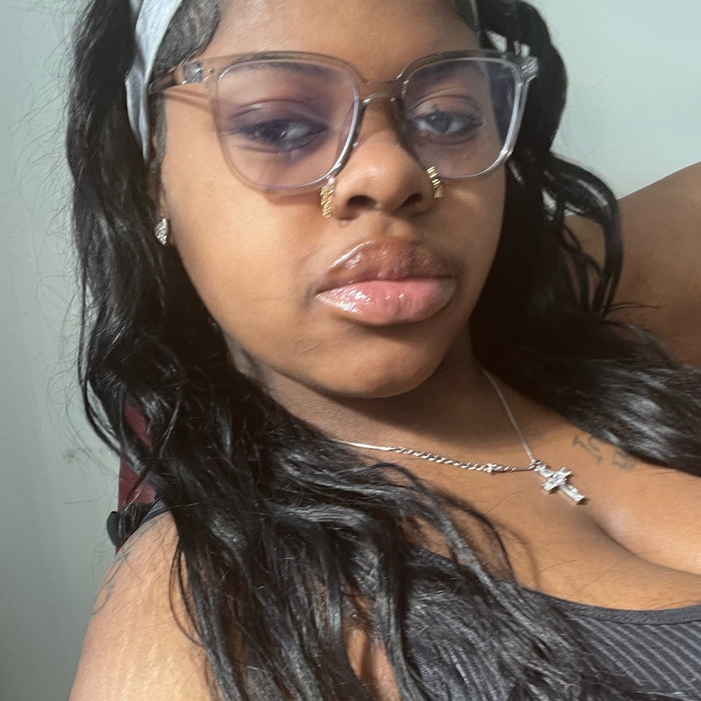 Meet your Posher, Cece